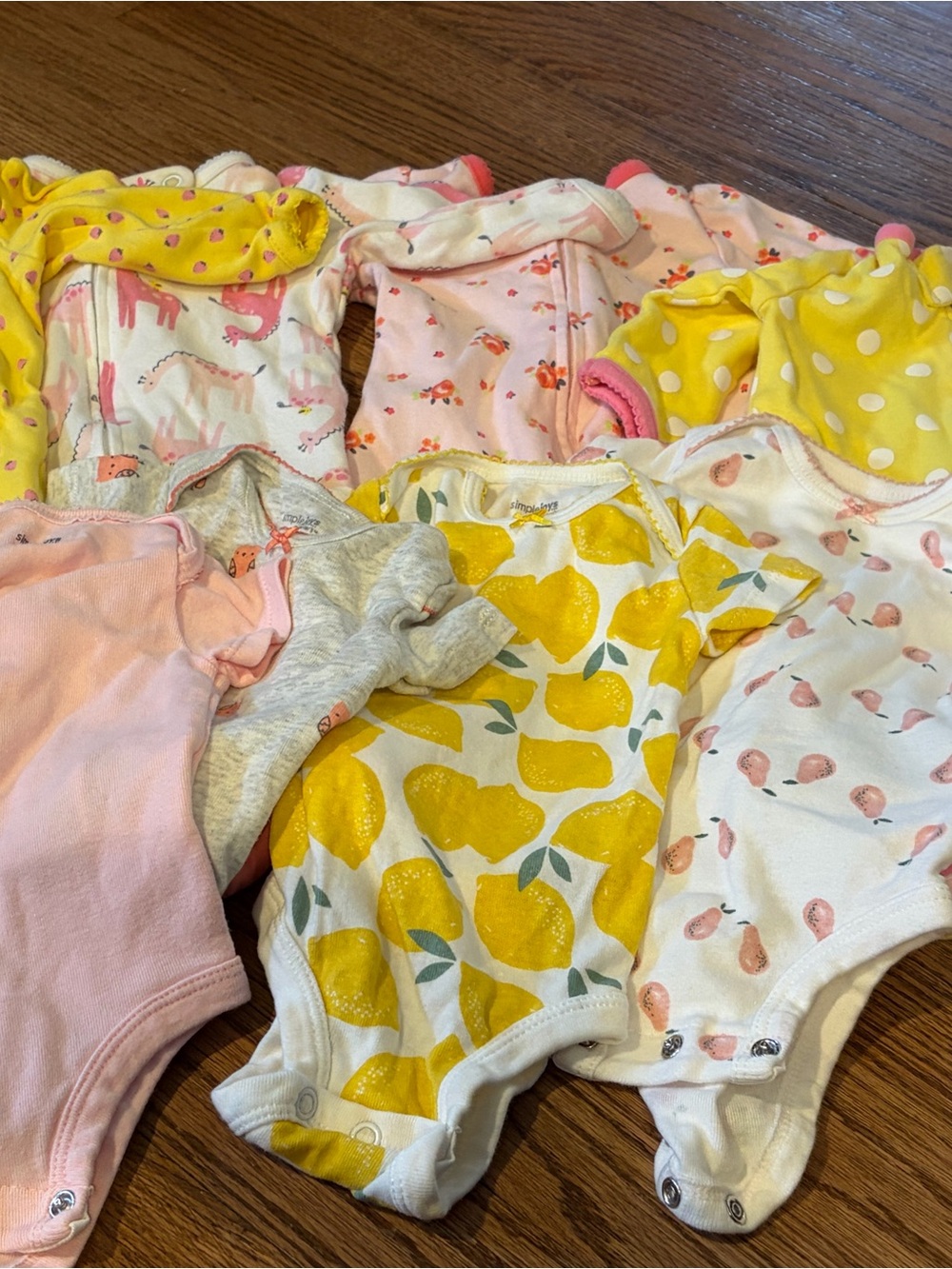 Simple Joys by Carter 0-3 month bundle | set of 4 bodysuits & 4 sleepers